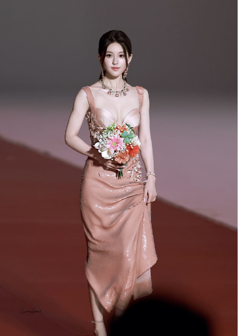 Dương Dương Triệu Lộ Tư hẹn hò bất ngờ leo top hot search Weibo – Yufei - Tìm Việc Làm Tiếng Trung Uy Tín